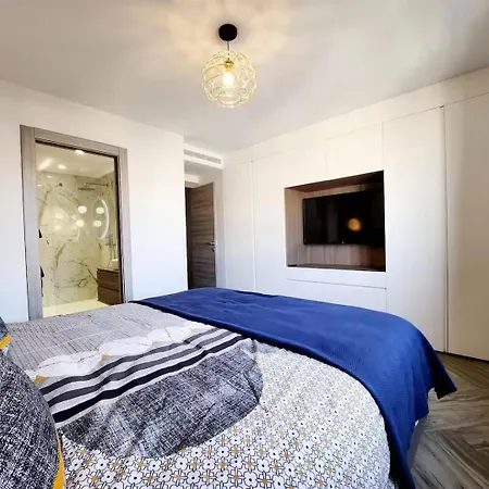 דירה Le Guillabert - T4 En Plein Centre אנטיב