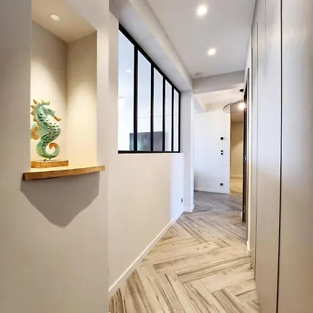 Le Guillabert - T4 En Plein Centre דירה אנטיב