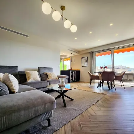 Le Guillabert - T4 En Plein Centre דירה